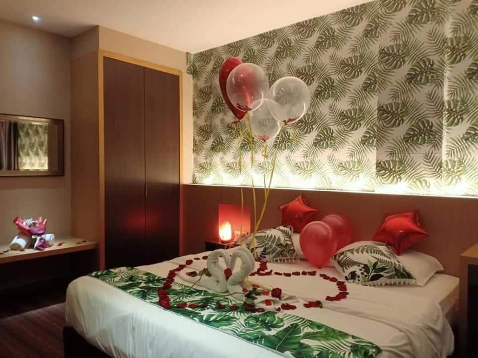 Hotel Grandeur And 3*
